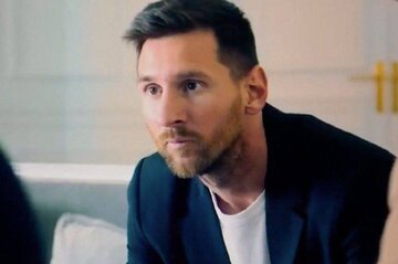 یکی از گرانترین خودروهای جهان زیر پای مسی!/ عکس یکی از گرانترین خودروهای جهان زیر پای مسی!/ عکس