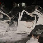ببینید | اولین تصاویر از تصادف وحشتناک در اتوبان تهران – کرج؛ له شدن کوییک و تجمع مردم وسط اتوبان