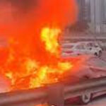 ببینید | آتش گرفتن خودرو لوکس فراری در اتوبان شیخ زاید دبی