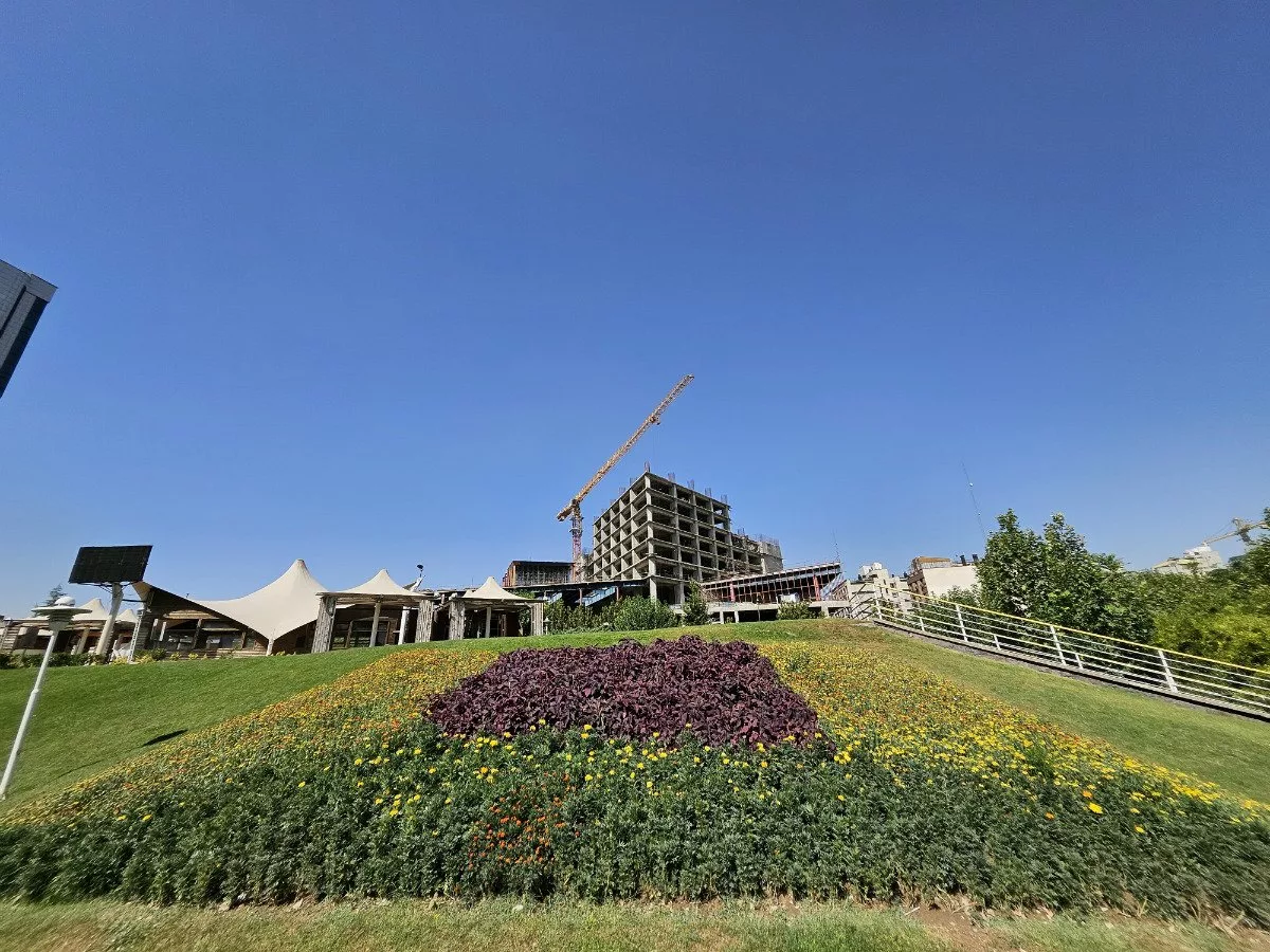 بررسی سامسونگ گلکسی زد فولد ۵؛ پر از امکانات، خالی از کاربرد