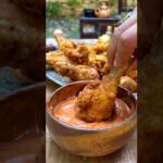 کباب کردن مرغ 2 کیلوگرمی در تنور ذغالی به سبک آشپز مشهور ترکیه ای (فیلم)