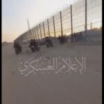 لحظه تصرف پایگاه زکیم در حاشیه باریکه غزه توسط نیروهای مقاومت فلسطین (فیلم)