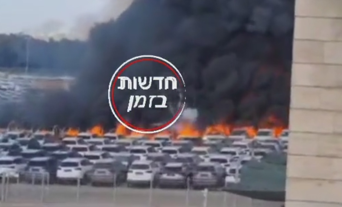 سوختن خودروهای وارداتی در بندر عسقلان (فیلم) سوختن خودروهای وارداتی در بندر عسقلان (فیلم)