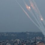 اصابت موشک های مقاومت فلسطین به تل آویو (فیلم)
