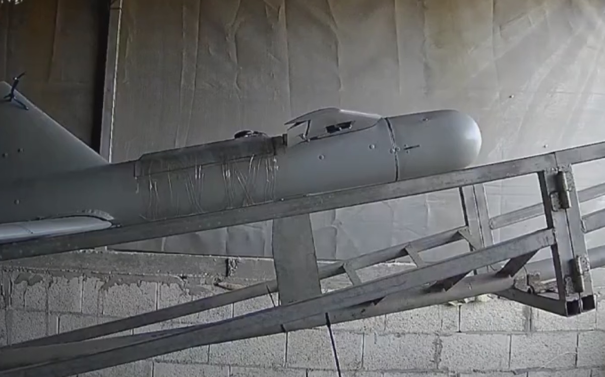 لحظه پرتاب پهپادهای انتحاری فلسطینی ها به سمت اسرائیل (فیلم)