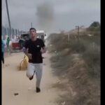 برخورد راکت اسرائیلی با خودرو آمبولانس در غزه (فیلم)