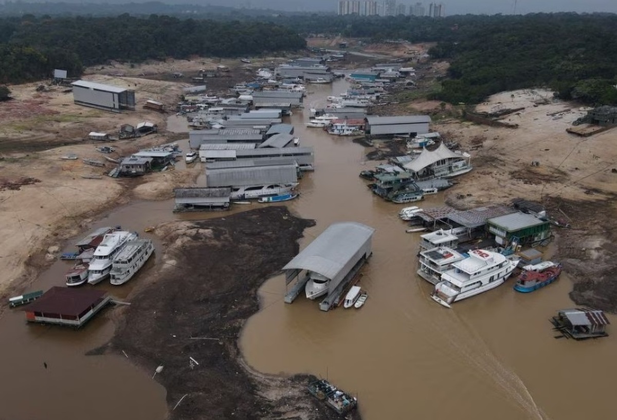 بزرگترین بحران محیط زیستی جهان هم در راه است/ آب رودخانه آمازون به کمترین سطح خود در قرن گذشته رسید (فیلم)