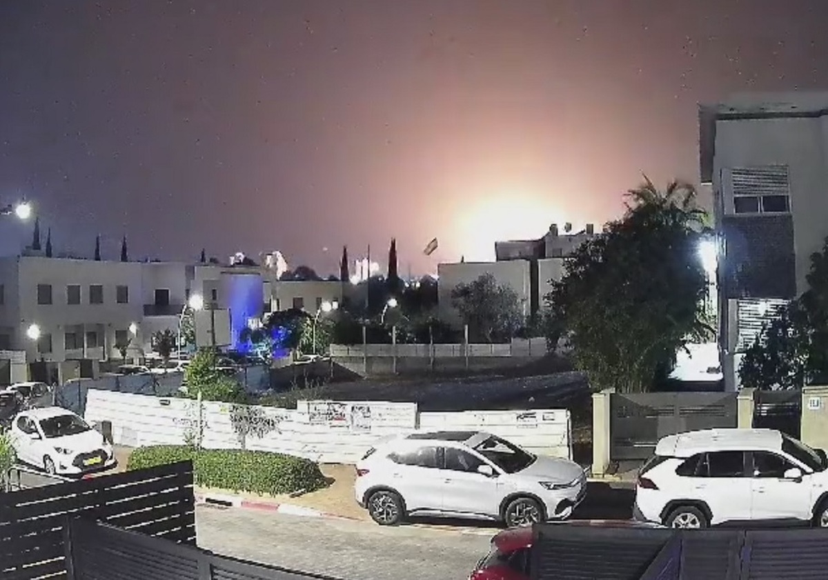 لحظه اصابت موشک فلسطینی ها به شهرهای ریشون لتزیون و تل آویو (فیلم)