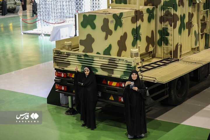 بازدید بانوان راوی پیشرفت از نمایشگاه هوافضا سپاه