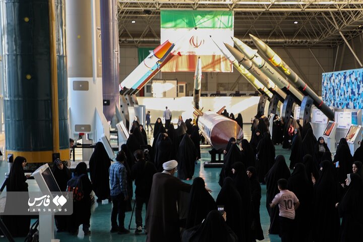 بازدید بانوان راوی پیشرفت از نمایشگاه هوافضا سپاه