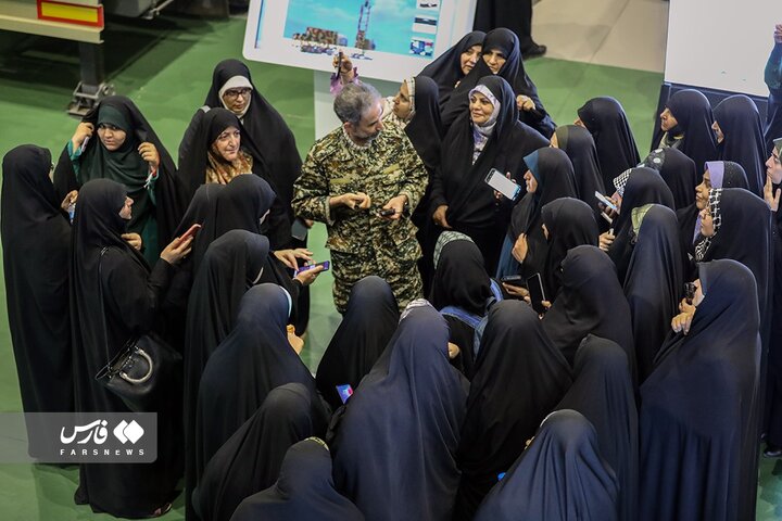 بازدید بانوان راوی پیشرفت از نمایشگاه هوافضا سپاه