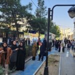 عکس | اقدام جالب یک شهروند مشهدی از ترس زلزله و خوابیدن در خیابان