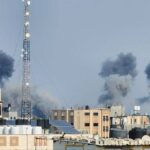 ببینید | گریه‌های دردناک پیرمردی پس از بمباران خانه‌اش در غزه