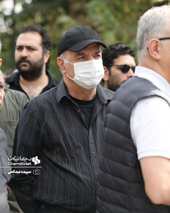 عکس| آقای مجری و حمید جبلی در تشییع پیکر آتیلا پسیانی