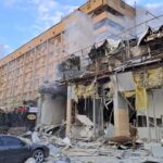 ببینید | تخریب یک پیتزافروشی با بولدوزر توسط سربازان اسرائیلی در فلسطین