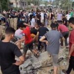 ببینید | تصاویری تلخ از بیرون کشیدن اجساد و مجروحان از زیر آوار بیمارستان غزه