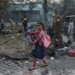 ببینید | فریادهای پزشک فلسطینی درپی تداوم حملات وحشیانۀ رژیم صهیونیستی به زنان و کودکان