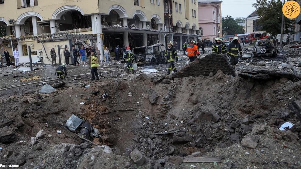 (تصاویر) حمله مرگبار روسیه به یک مراسم ترحیم در اوکراین؛ ۱۰ درصد جمعیت روستا کشته شدند