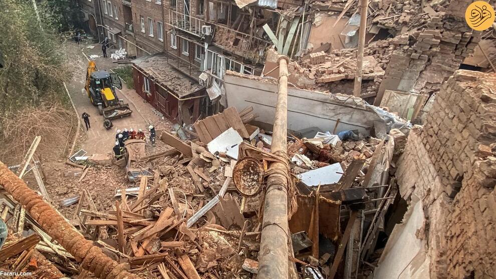 (تصاویر) حمله مرگبار روسیه به یک مراسم ترحیم در اوکراین؛ ۱۰ درصد جمعیت روستا کشته شدند