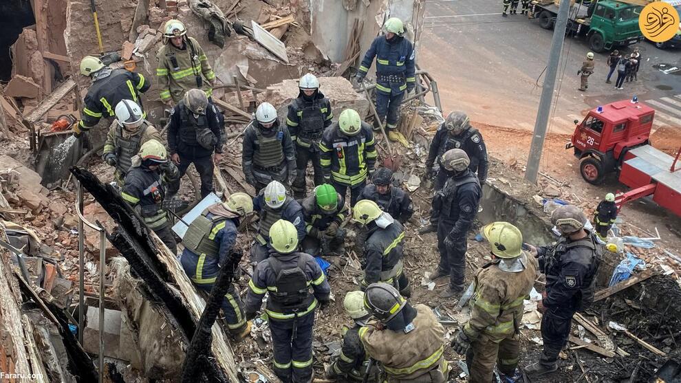 (تصاویر) حمله مرگبار روسیه به یک مراسم ترحیم در اوکراین؛ ۱۰ درصد جمعیت روستا کشته شدند