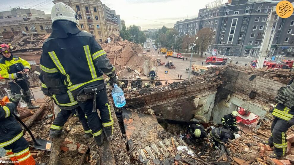 (تصاویر) حمله مرگبار روسیه به یک مراسم ترحیم در اوکراین؛ ۱۰ درصد جمعیت روستا کشته شدند