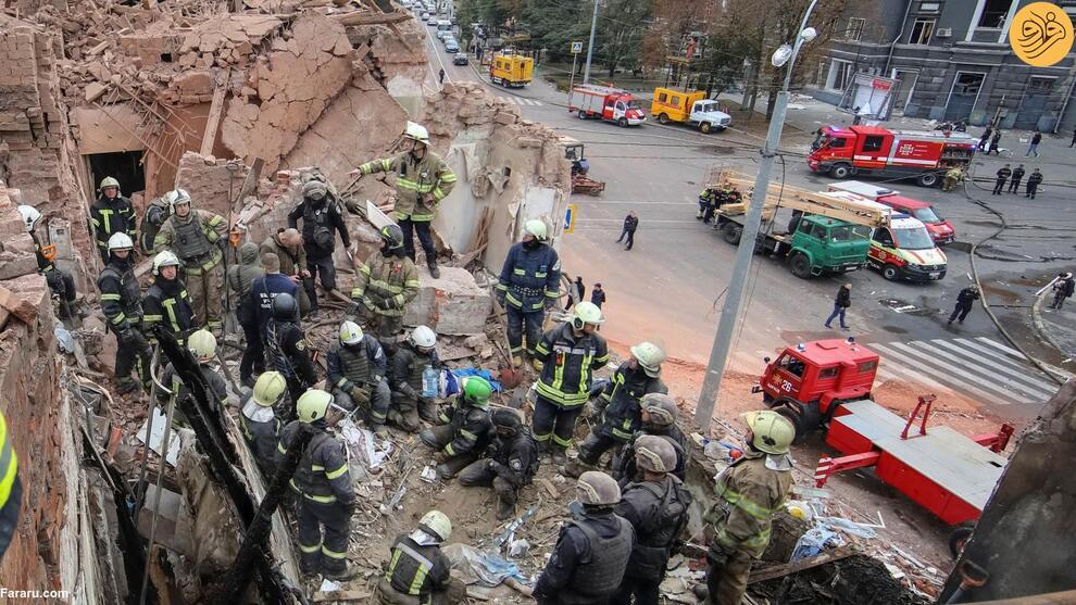 (تصاویر) حمله مرگبار روسیه به یک مراسم ترحیم در اوکراین؛ ۱۰ درصد جمعیت روستا کشته شدند