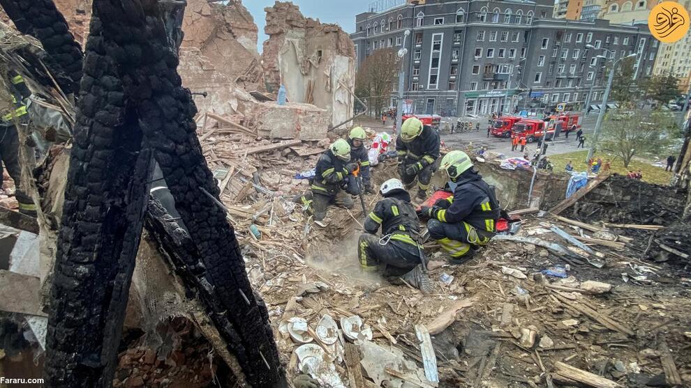 (تصاویر) حمله مرگبار روسیه به یک مراسم ترحیم در اوکراین؛ ۱۰ درصد جمعیت روستا کشته شدند