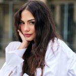 ویدیو / تمرین بازیگر مشهور ترک برای یادگیری آهنگ به زبان فارسی