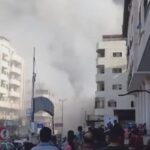 لحظه بمباران ساختمانی در مجاورت بیمارستان القدس غزه (فیلم)