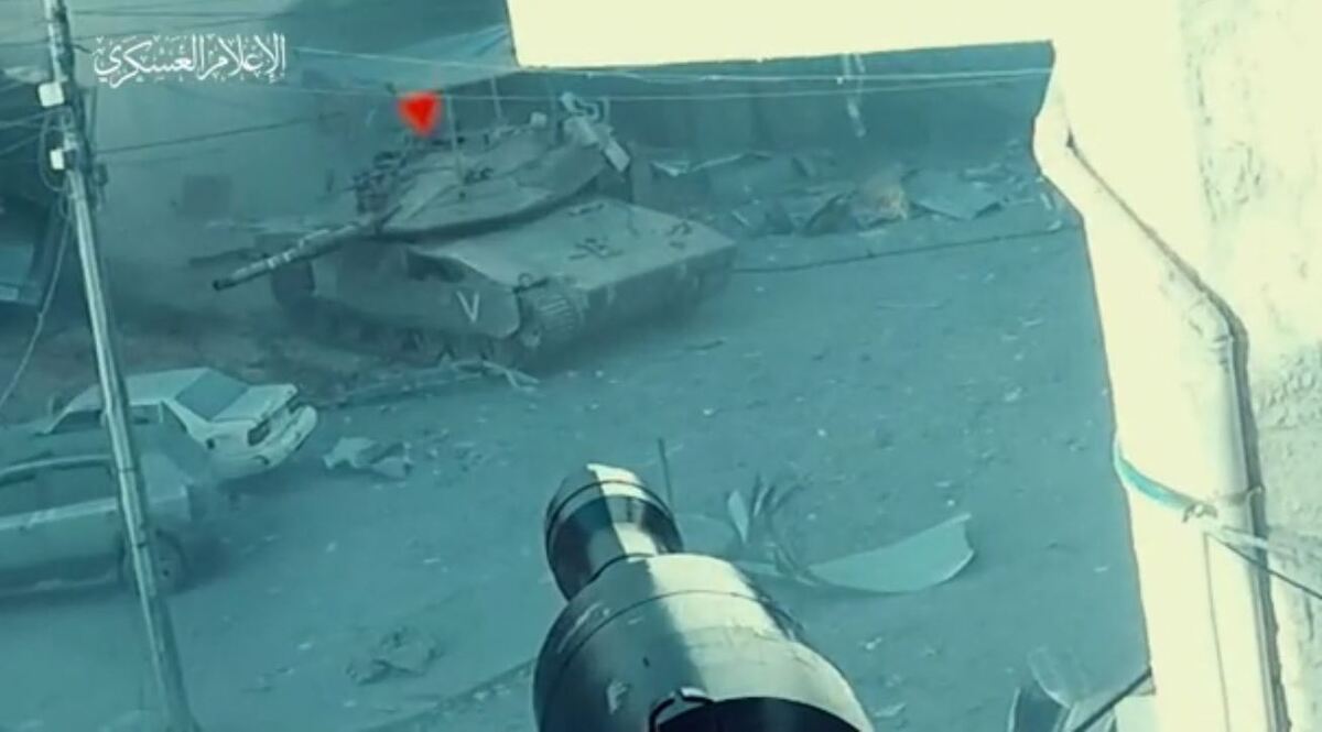 لباس ها و وسایل به جا مانده از نظامیان کشته شده در غزه (فیلم)