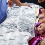 انتقال کودکان نارس از غزه به مصر/ این تصاویر توجه جهان را برانگیخت (فیلم)