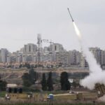 ببینید | لحظه اصابت راکت نیروهای فلسطینی به قلب تل‌آویو