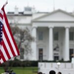 عکس | قابی جالب از کاخ سفید در محاصره برف