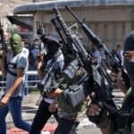 ببینید | لحظه مجروح شدن دو جوان فلسطینی بر اثر اصابت گلوله نیروهای اشغالگر رژیم صهیونیستی