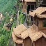 ببینید | عجیب‌ترین روستای جهان در دامنه کوه در چین