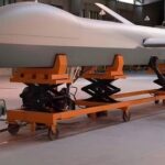 ببینید | رونمایی از پهپاد جدید ایران در حضور رهبرانقلاب که با تور پهپاد شکار می‌کند!