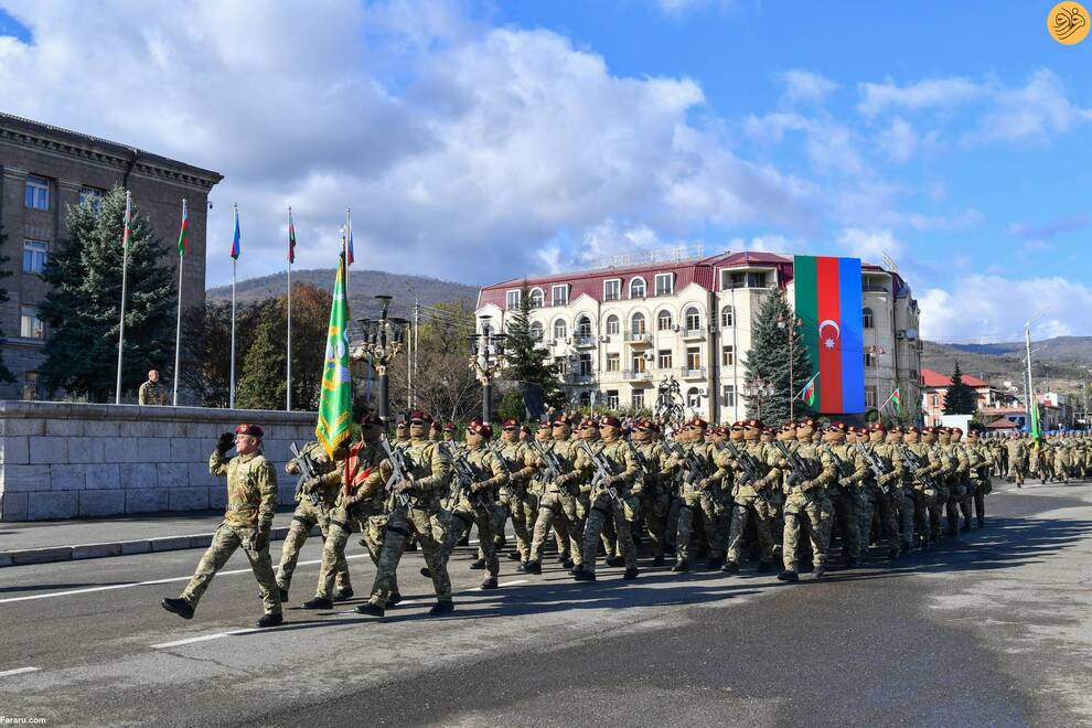 (تصاویر) رژه پیروزی جنگ قره باغ با حضور الهام علی‌اف و همسرش