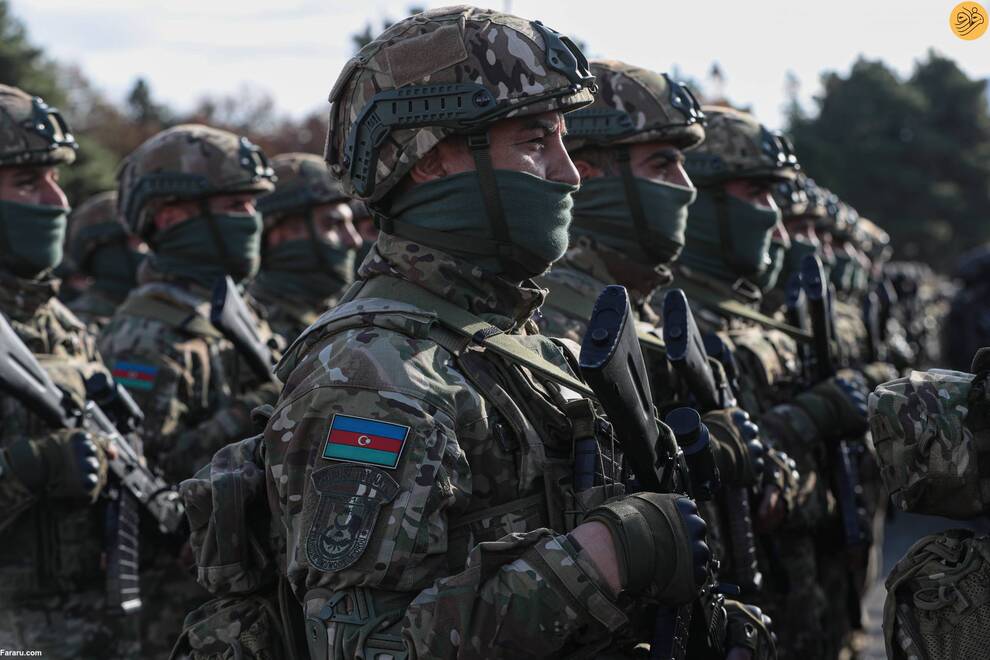 (تصاویر) رژه پیروزی جنگ قره باغ با حضور الهام علی‌اف و همسرش