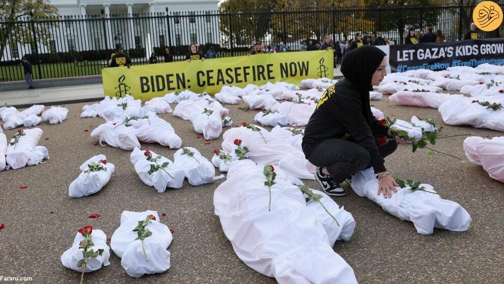 (تصاویر) ده‌ها جسد کفن‌پوش مقابل کاخ سفید به یاد قربانیان غزه