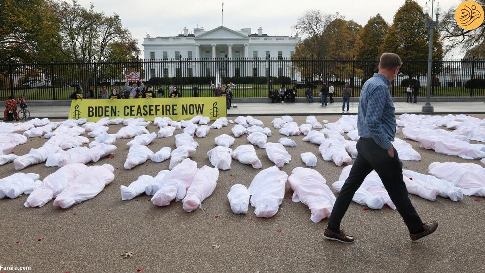 (تصاویر) ده‌ها جسد کفن‌پوش مقابل کاخ سفید به یاد قربانیان غزه