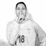 ببینید / اشک و آه و اندوه بازیکنان خاتون بم در مراسم تشییع پیکر «ملیکا»