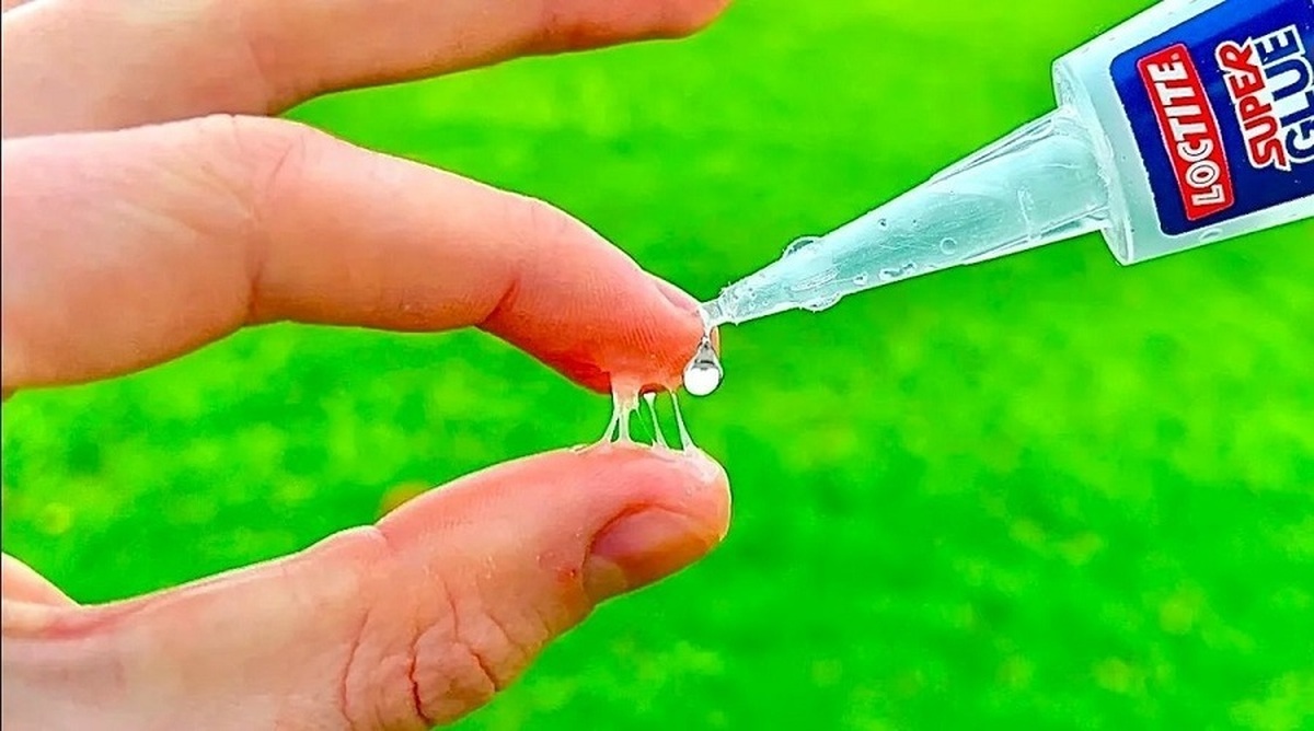 روشی ساده برای جدا کردن چسب قطره‌ای از انگشتان دست (فیلم)