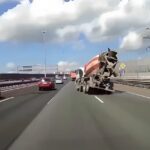 مهارت باور نکردنی راننده میکسر برای جلو گیری از تصادف (فیلم)
