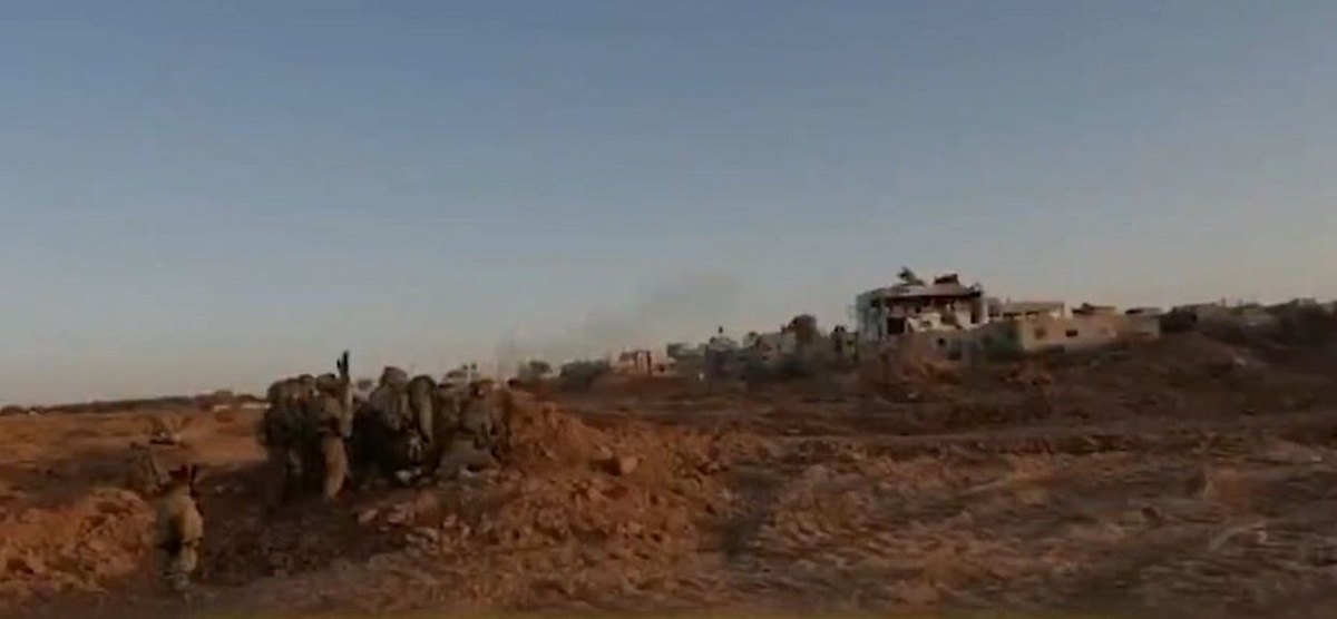 جنگ تن به تن نیروهای حماس با نظامیان رژیم صهیونیستی در غزه (فیلم) جنگ تن به تن نیروهای حماس با نظامیان رژیم صهیونیستی در غزه (فیلم)