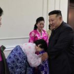 رهبر کره شمالی خطاب به مادران: فرزندان را برای کار سخت تربیت کنید (فیلم)