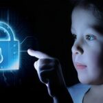 آسیب‌های فضای مجازی در کمین کودکان (فیلم)