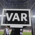 اولین استفاده VAR در لیگ برتر با صحنه مشکوک پنالتی برای پرسپولیس (فیلم)