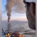 لحظات انهدام کشتی عظیم توسط یمنی‌ها (فیلم)