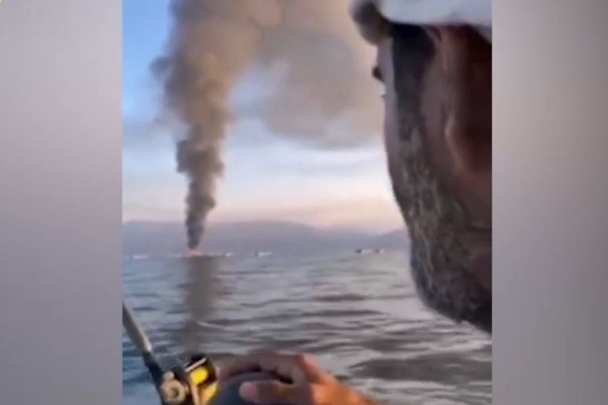 لحظات انهدام کشتی عظیم توسط یمنی‌ها (فیلم)