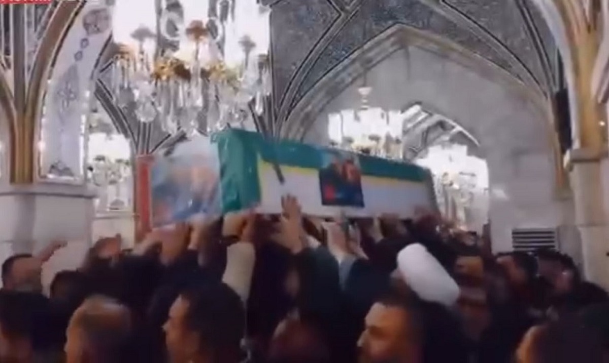 تشییع پیکر مطهر شهید رضی موسوی در حرم حضرت رقیه (فیلم)